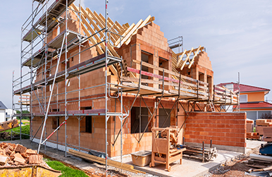 Construcții la Roșu